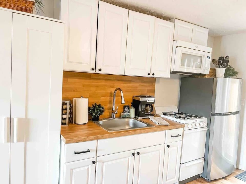 Kitchen with storage cabinet 