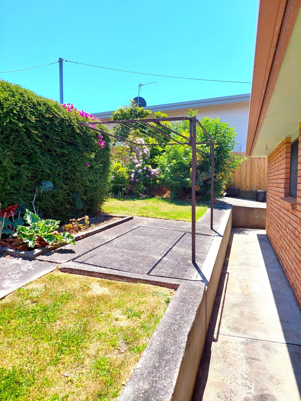 clothes line at rear of property