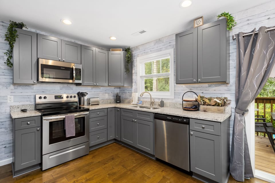 Fully equipped kitchen at Dogwood.