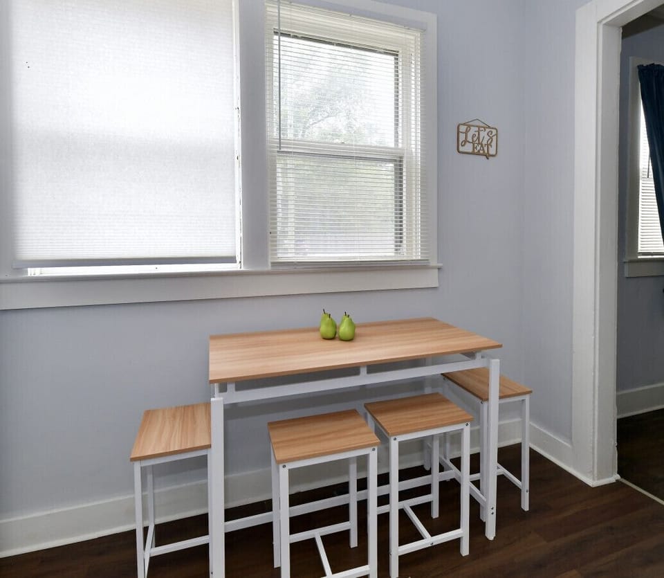 Dining space can comfortably seat 4