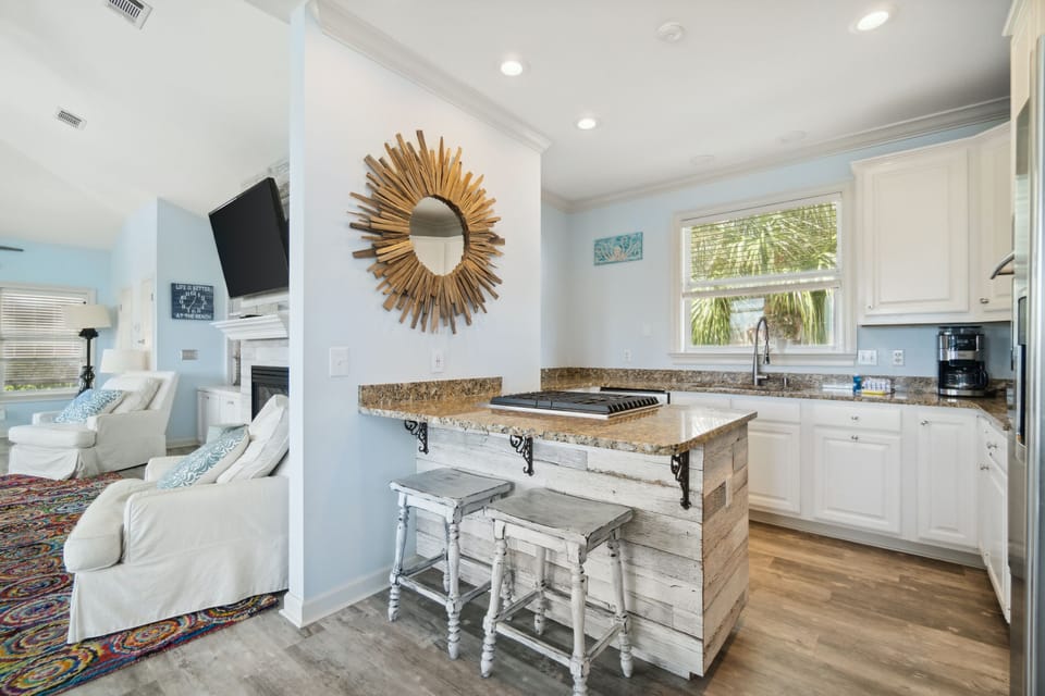 Kitchen with Breakfast Bar