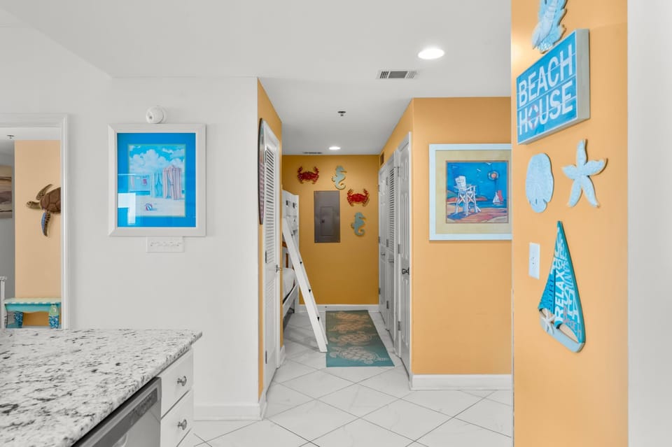 Bunk Alcove