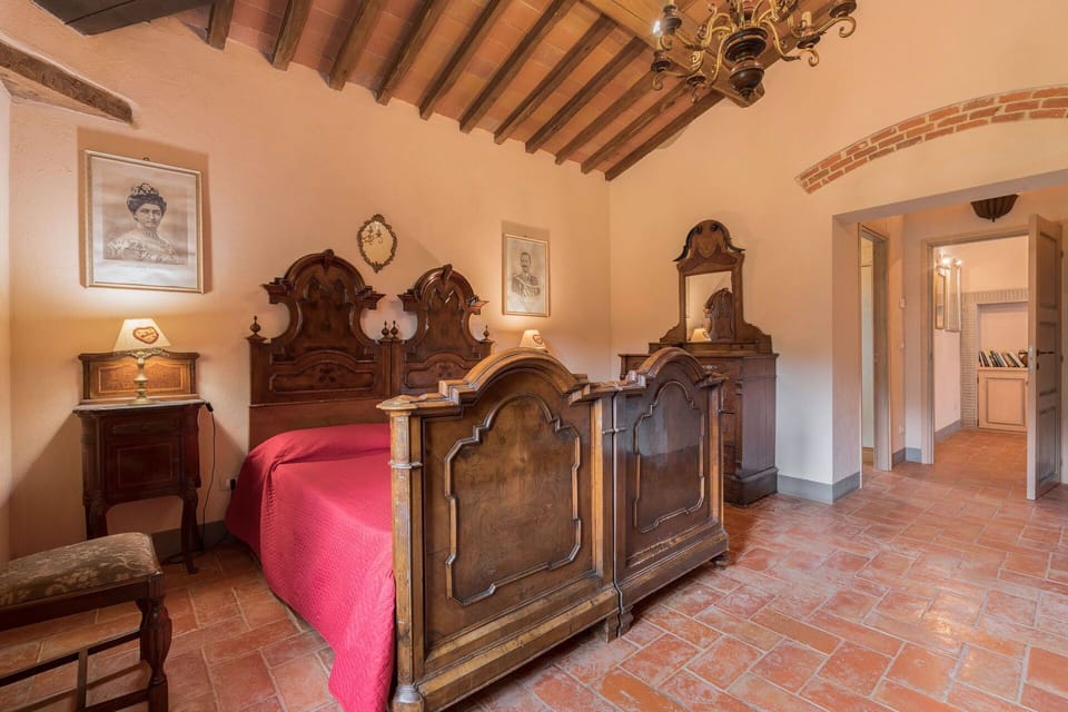 Amenities, Autumn, Bedroom, Room Detail, Spring, Summer