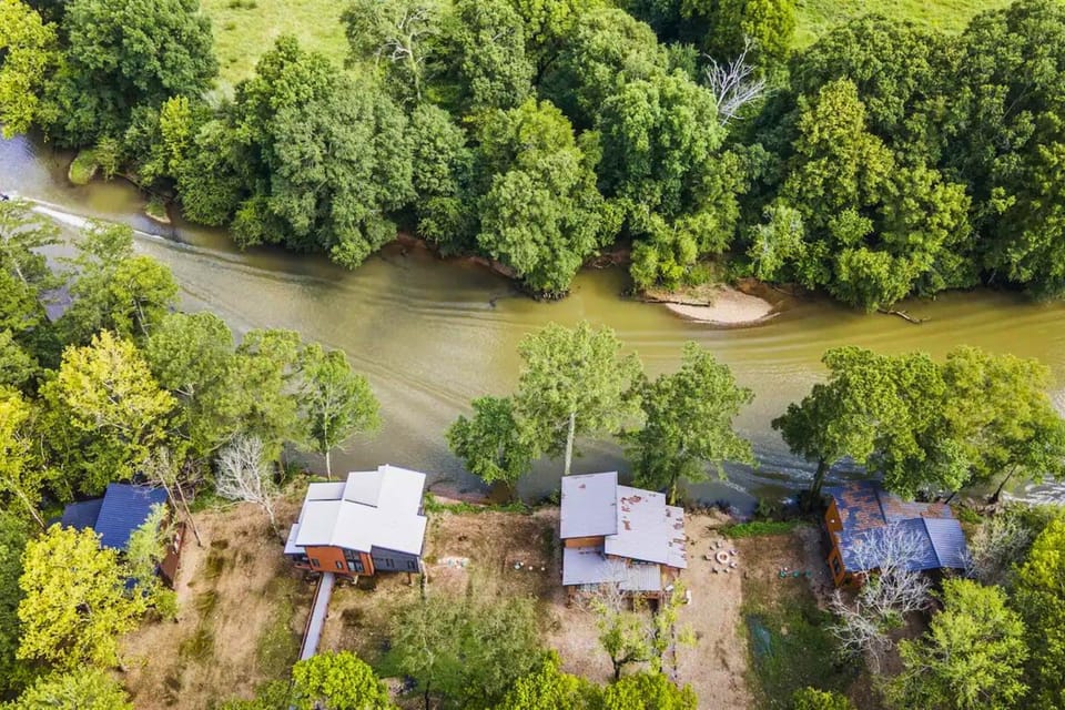 River Views & Rustic Vibes: Unplug and Recharge in Nature's Embrace.