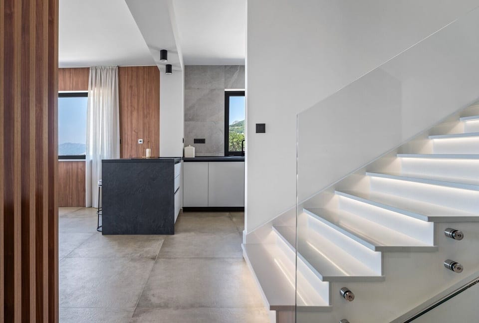 Villa ODAK is located only 8km far from the center of the famous town Split