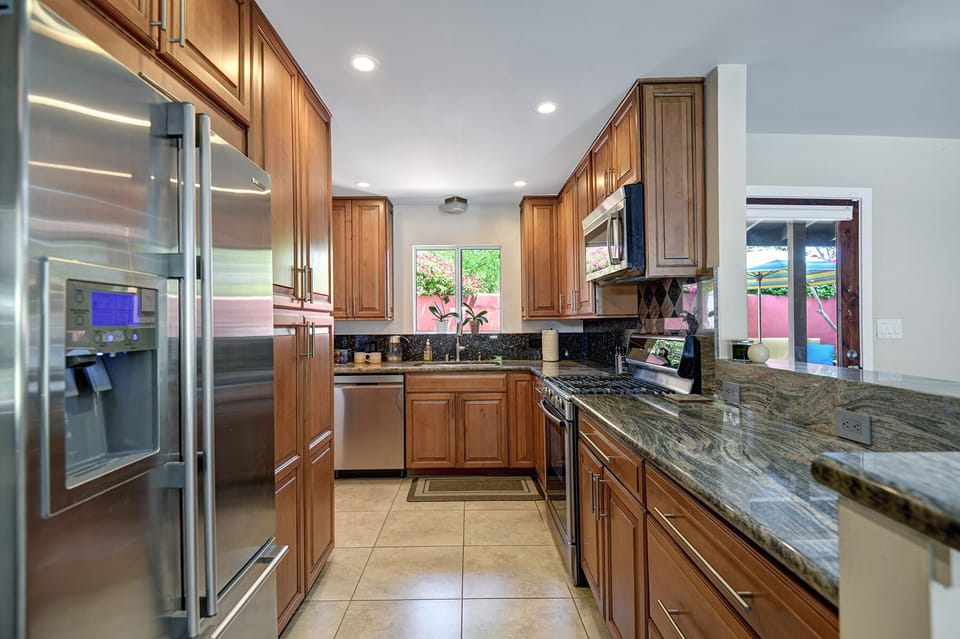 KITCHEN TIGHT
