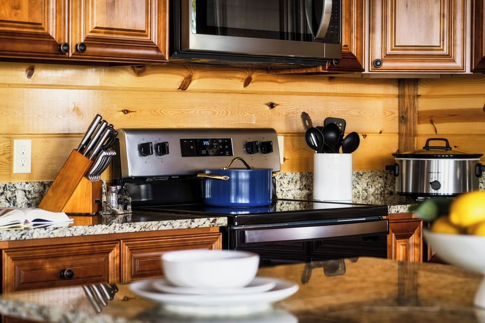 Fully equipped kitchen to prepare and make meals