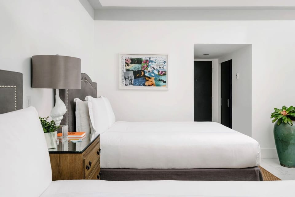 Unit with 2 Queen size bed. Exact unit will be assigned upon arrival. Views, colors and decor may vary.