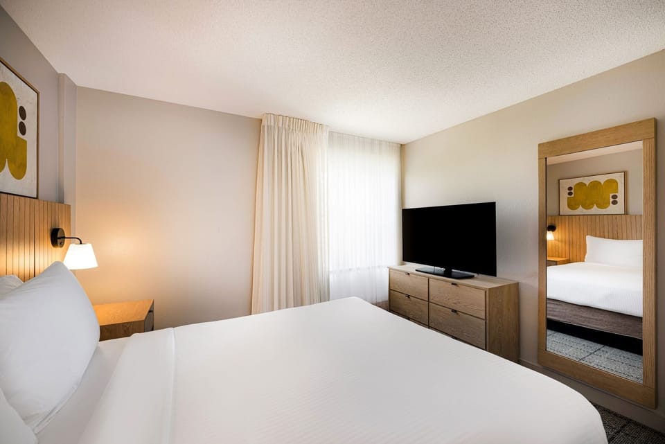 Unwind at night with easy TV viewing from bed.