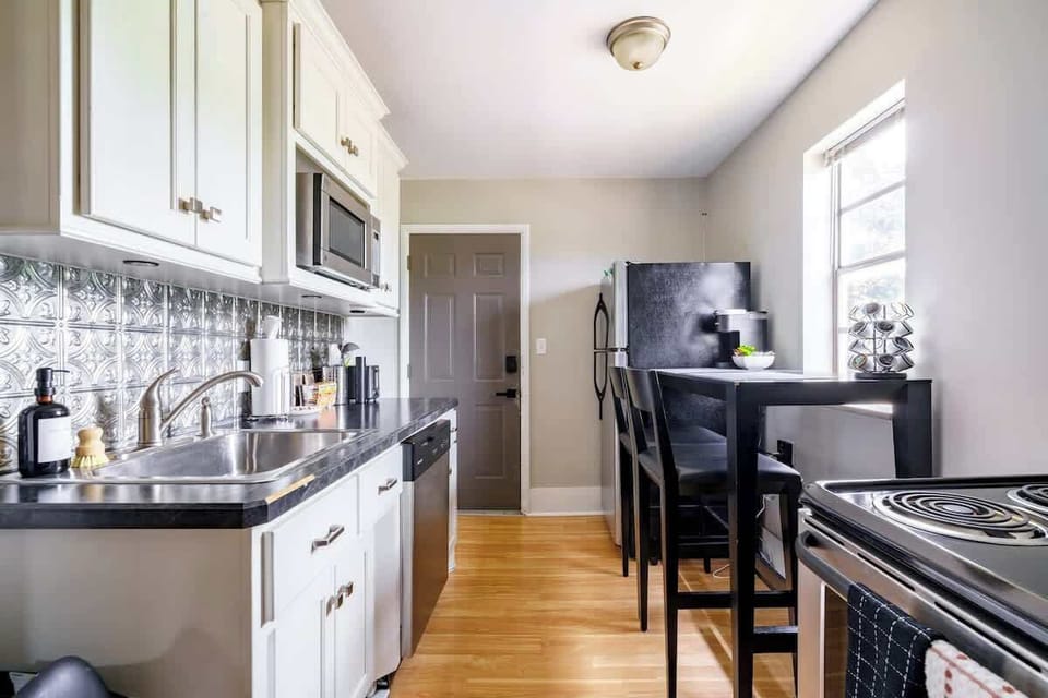 Top Dreamy Airbnb Columbus, Ohio Rentals "A sanctuary filled with upscale amenities and thoughtful touches!"-Dreamstays!
Best Airbnb vacation experiences Columbus
