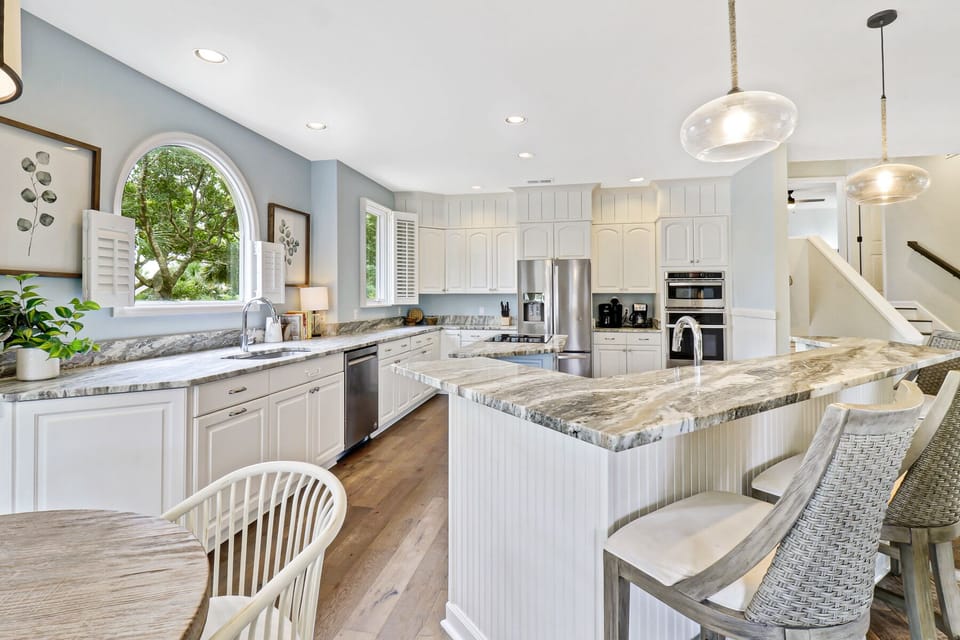 4 Ketch - Kitchen (2nd Floor)