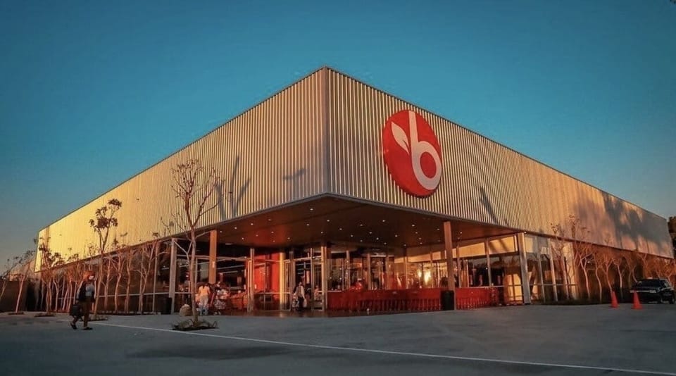 Close to many supermarkets 