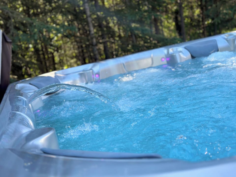 Hot tub! 🤩