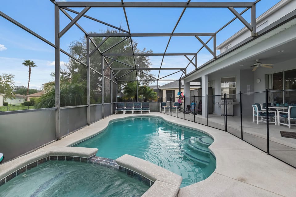 Pool/Hot Tub