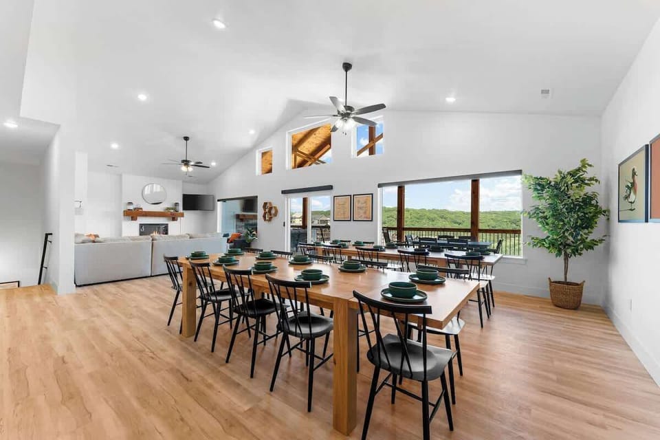 Vaulted ceilings with large windows to let the light in