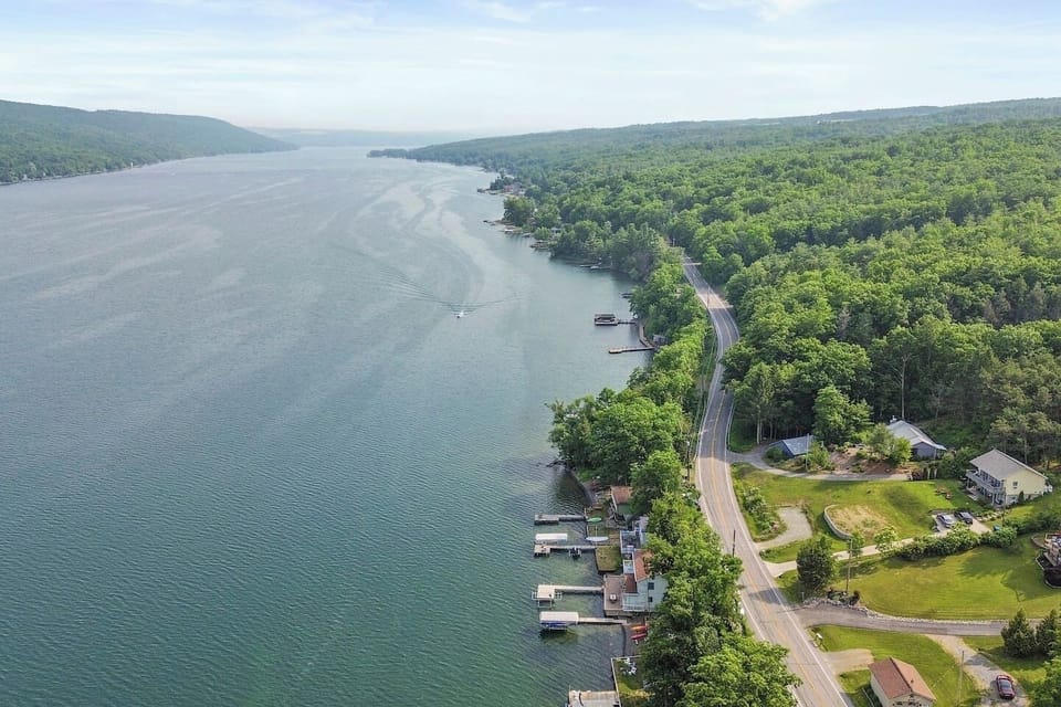 The beautiful Keuka lake and hillside