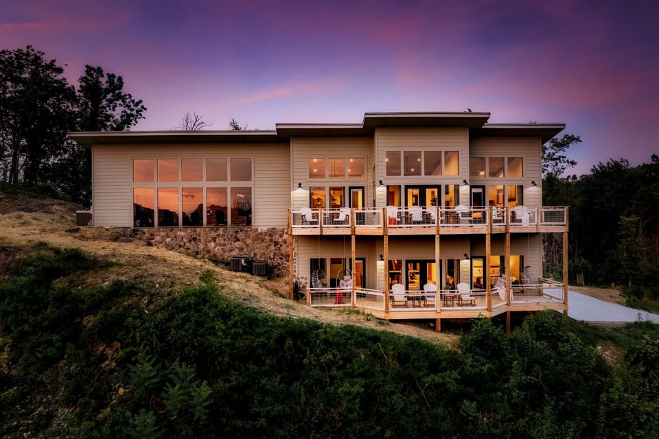 Welcome to Phoenix Lodge! Relax in luxury and soak in the stunning mountain views