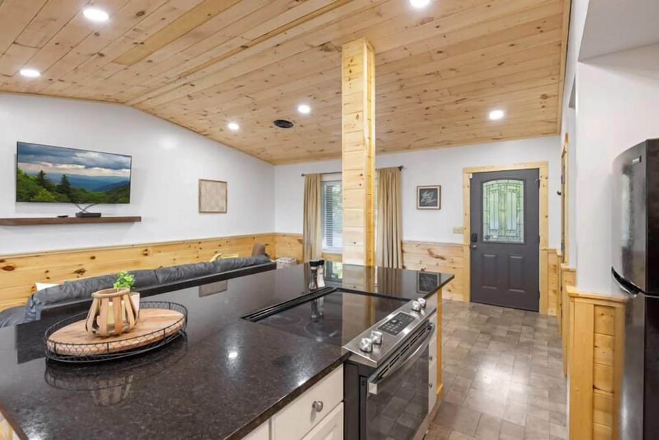 Cabin's Kitchen Island