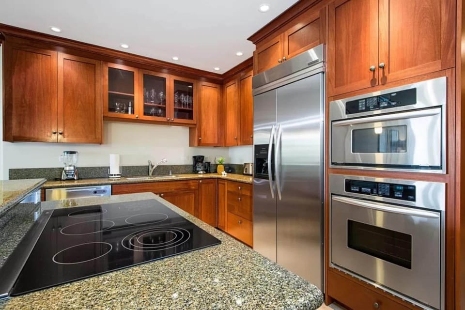 Fully Furnished Gourmet Kitchen