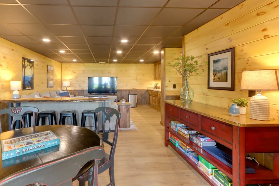 Game Room | Lower Level | Board Games | Kitchenette | Fridge