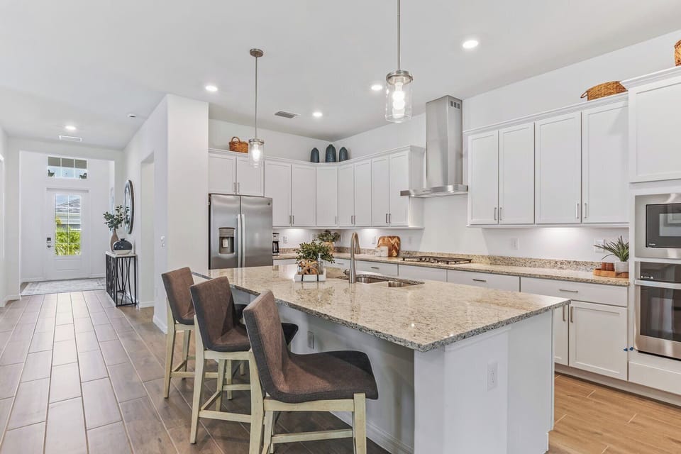 Entryway into the Kitchen