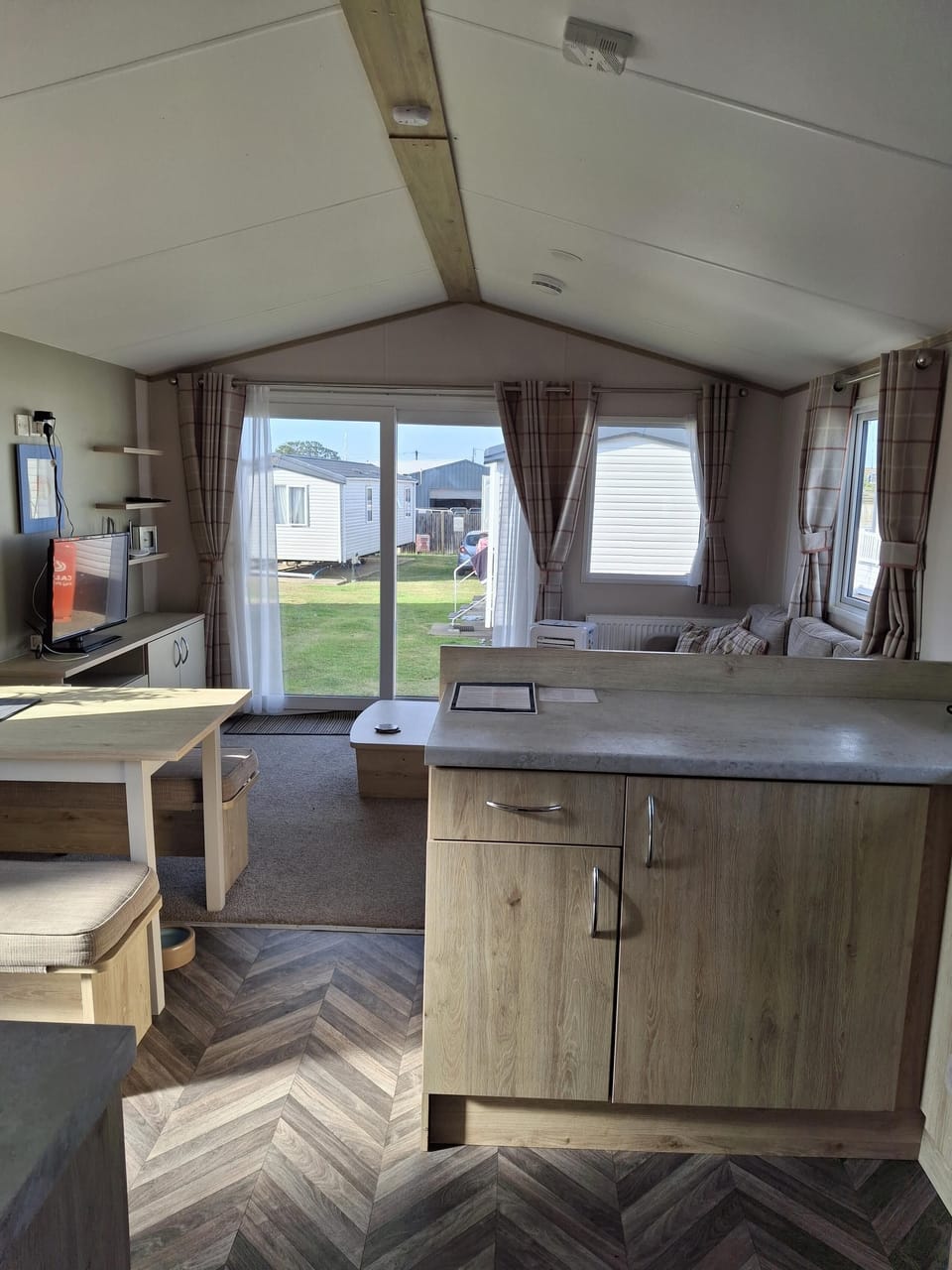 Plan your 2026 holidays at Pakefield Holiday Park, where you can explore Pakefield Beach Lowestoft and enjoy a caravan holiday complete with a comfortable kitchen.