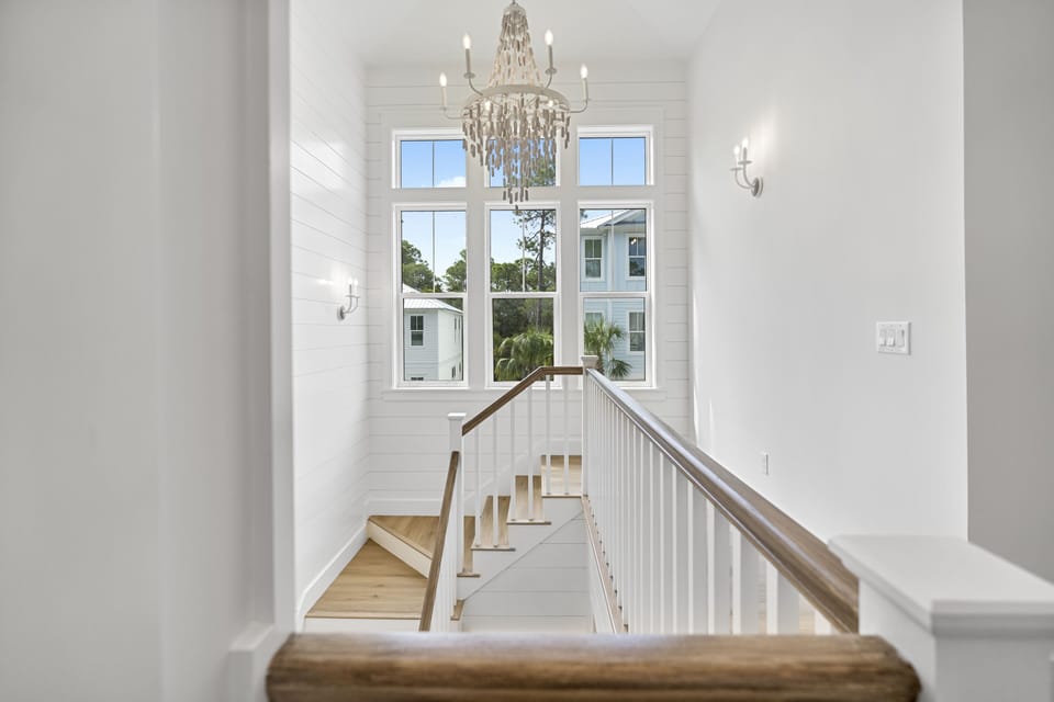 Foyer & Stairwell 