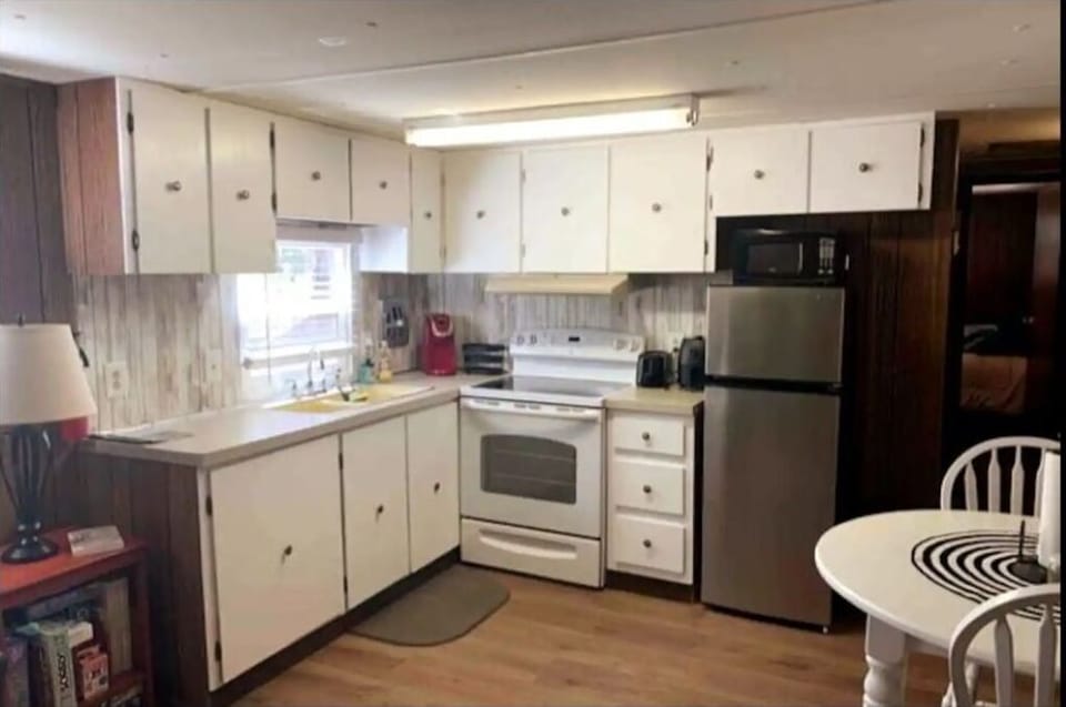 Full size Kitchen