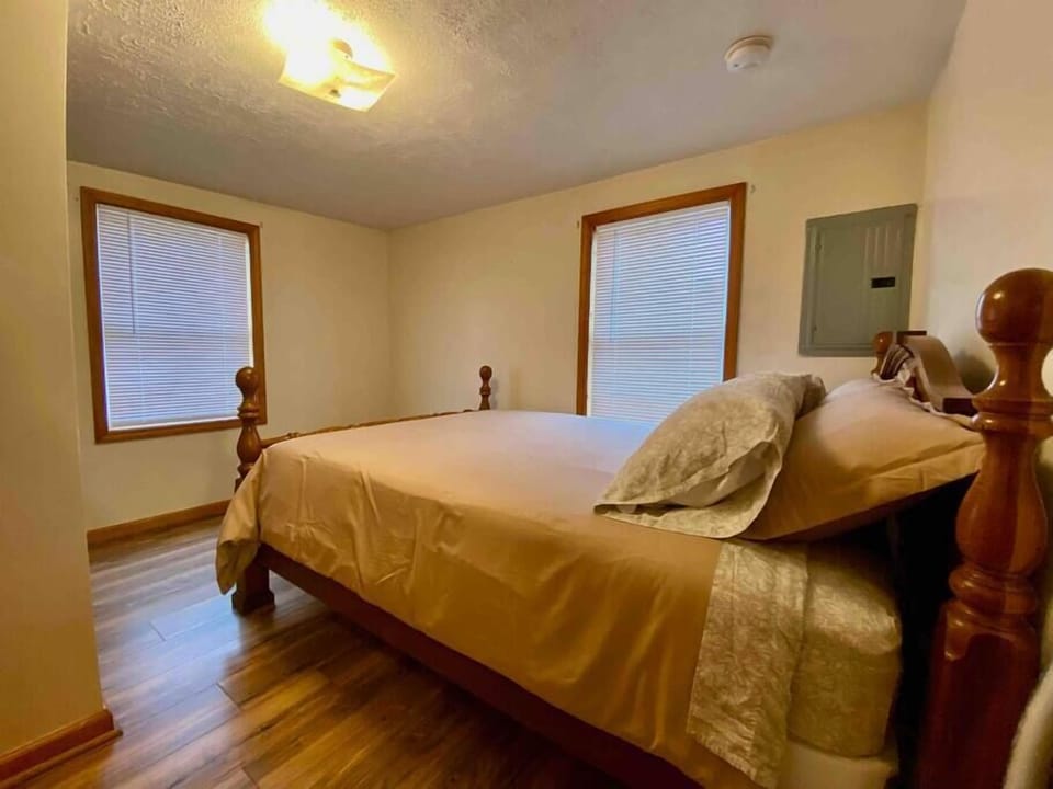 Bedroom has queen size and two windows