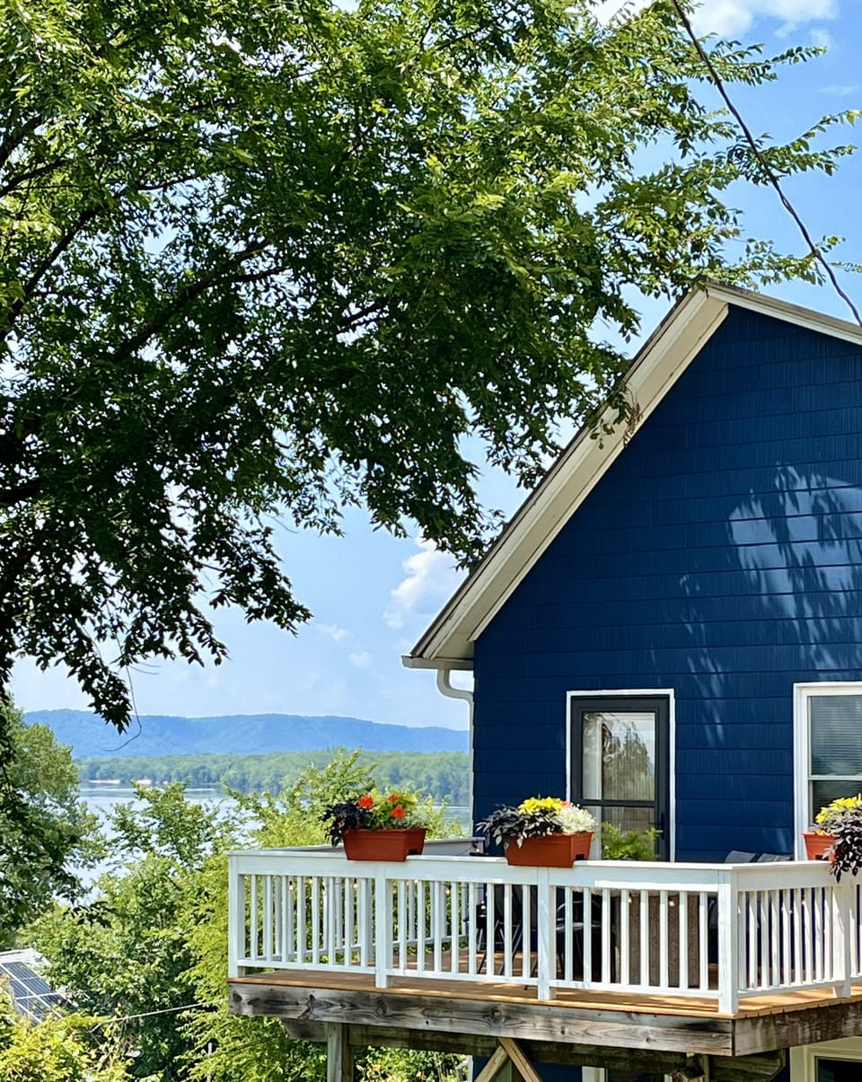 View of Mississippi River from upper deck
