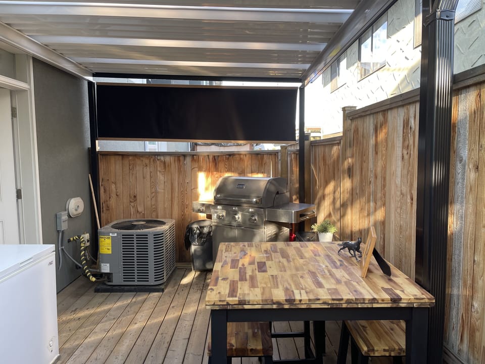 Outdoor Patio with Gas BBQ