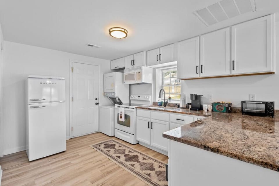 In-unit washer & dryer for your convenience.  Pack light and enjoy the freedom of doing laundry on your own schedule—perfect for longer stays or weekend refreshes.
