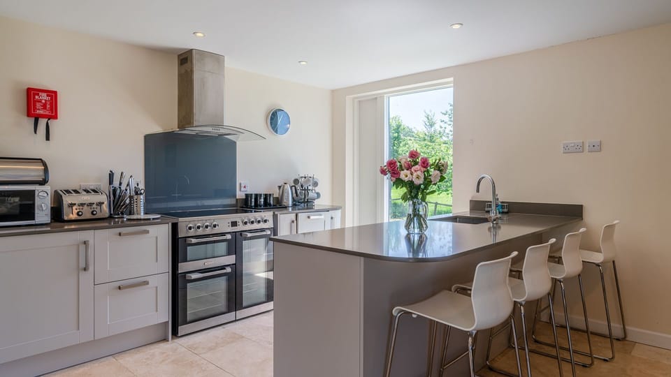 Kitchen, The Dutchy (Hill View), Bolthole Retreats