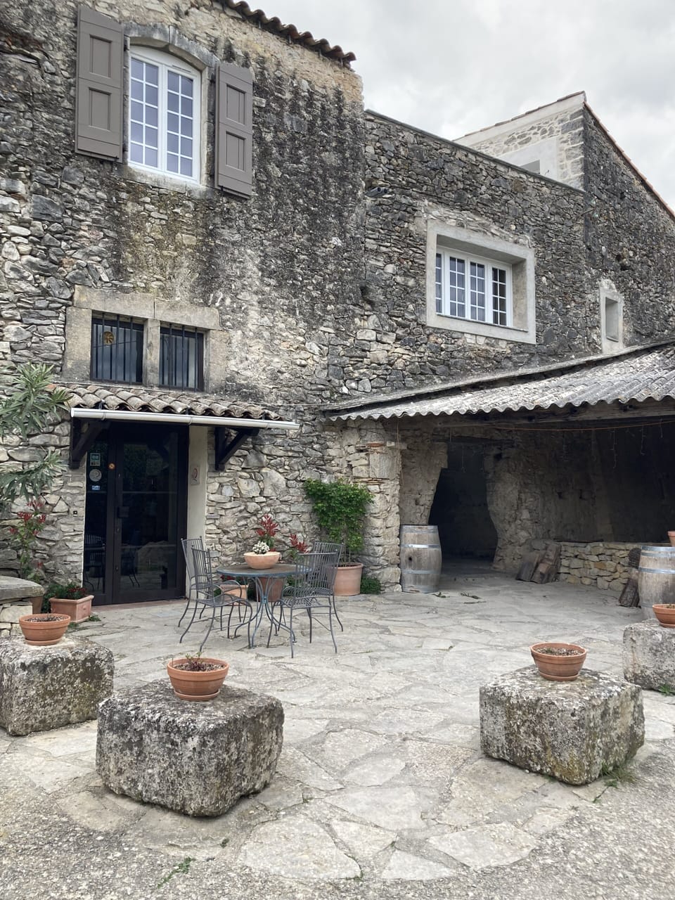 The courtyard with the estate shop