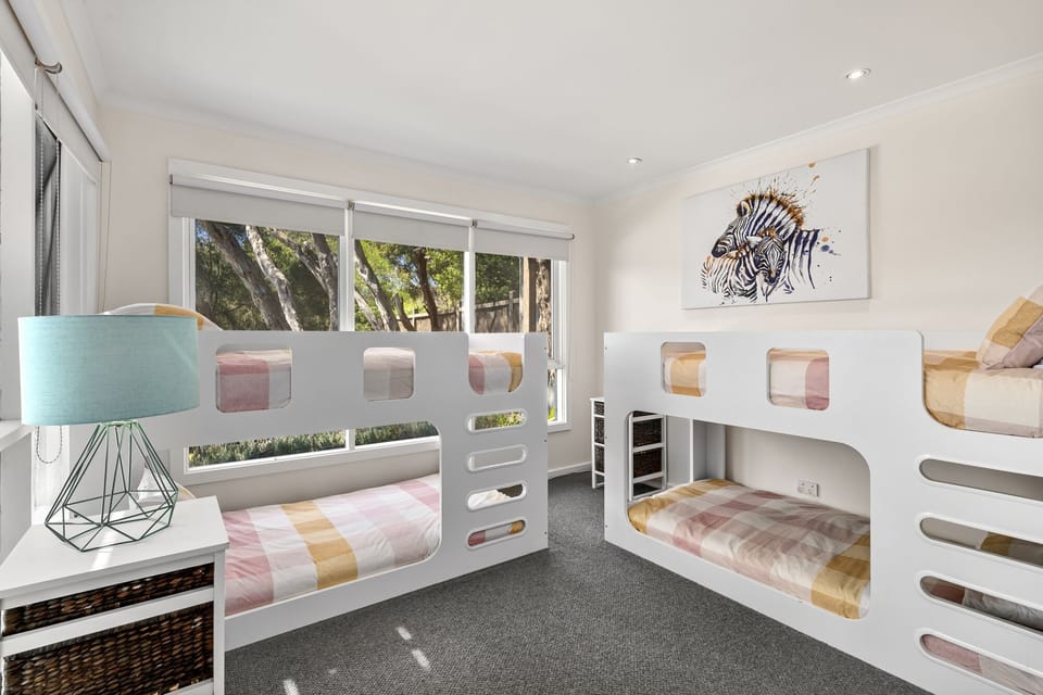 Downstairs Bedroom 4, 2 x Single bunk beds