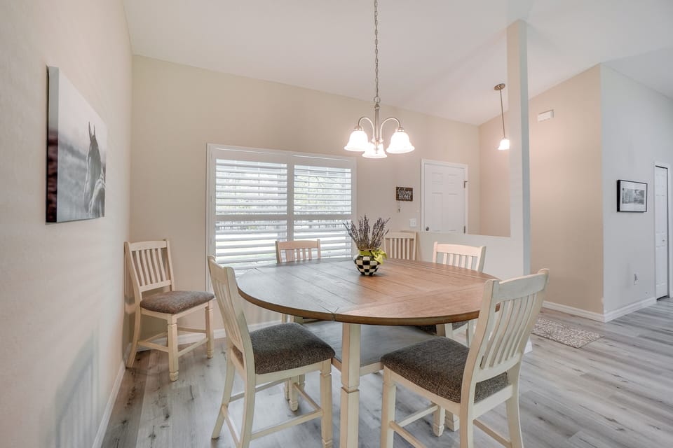 Dining Area | Dining Table | Dishware/Flatware