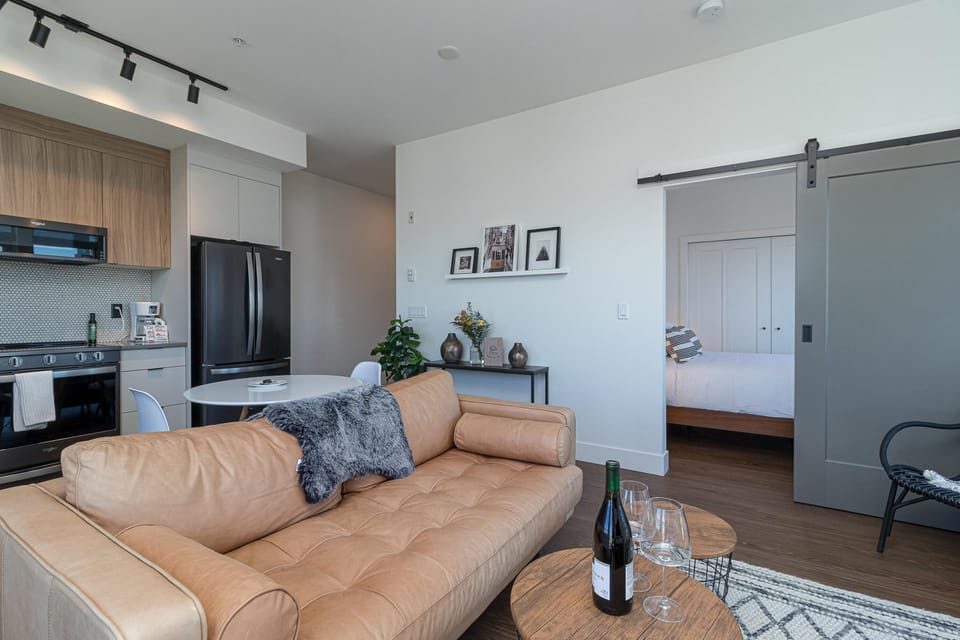 Living room and kitchen viewpoint