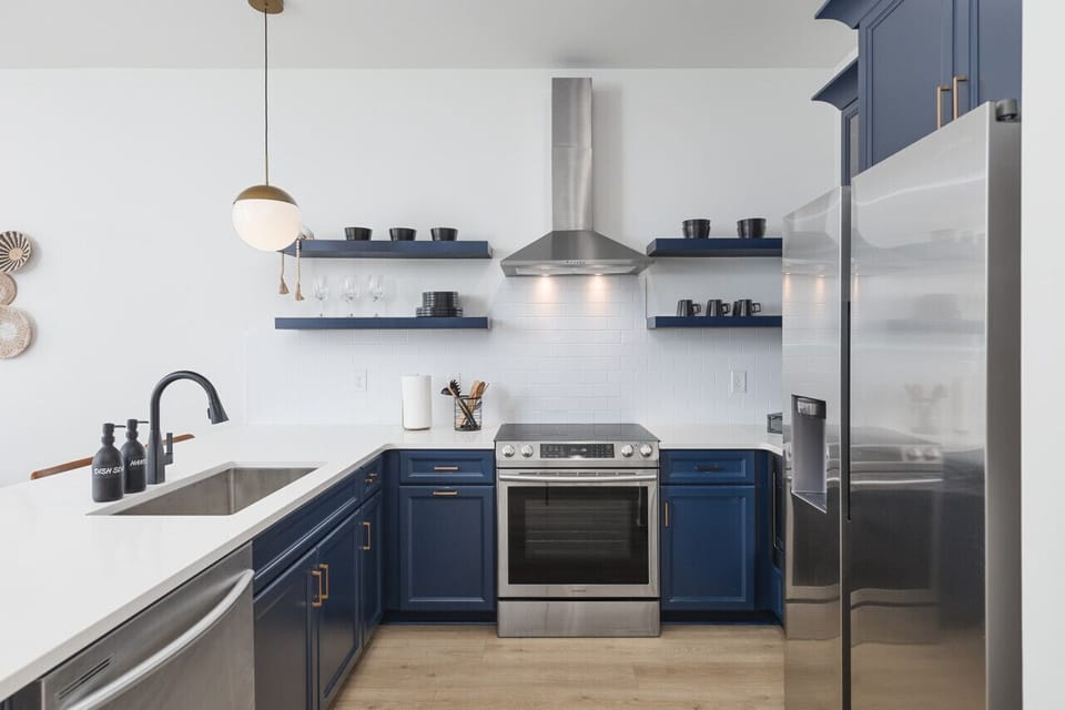 Fully-equipped kitchen with high-end appliances, suitable for any chef! Keurig and plenty of K-Cups available for your morning routine.