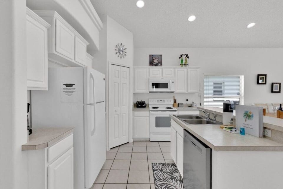 20230913.16728GlenbrookBlvd-11