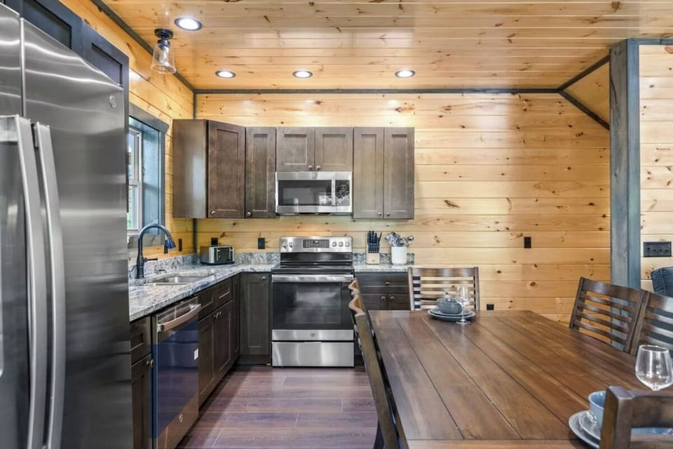 Smoky Top's fully equipped kitchen