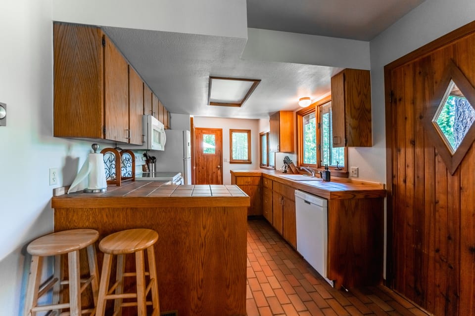 Kitchen/Breakfast Nook