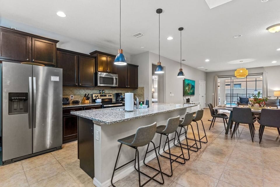 Fully stocked kitchen, for all your families’ needs!