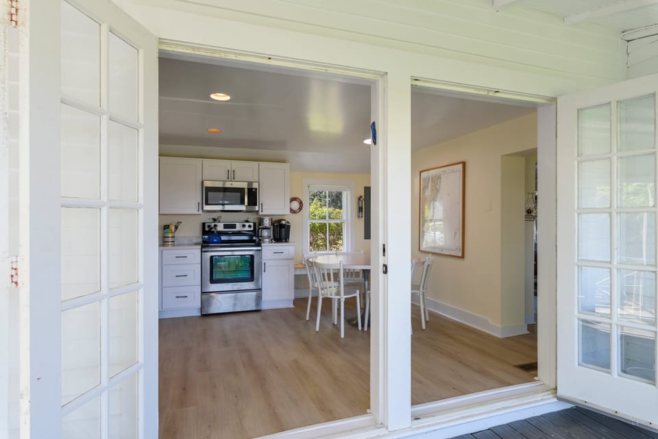 Dining Area - Kitchen