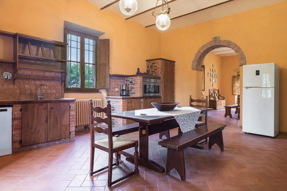 Amenities, Autumn, Dining Room, Kitchen, Room Detail, Spring, Summer