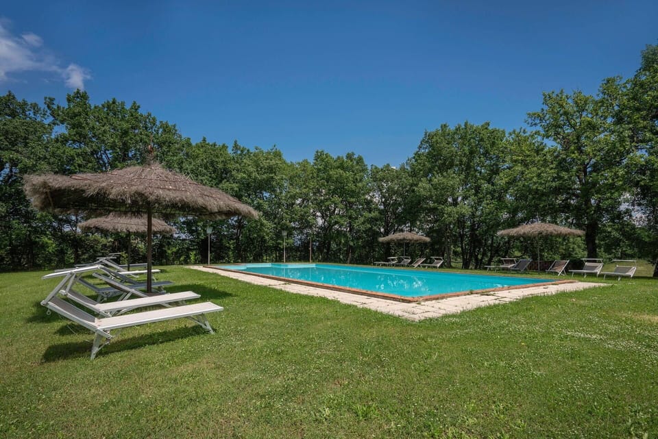 Amenities, Autumn, Building Exterior, Garden, Pool, Spring, Summer