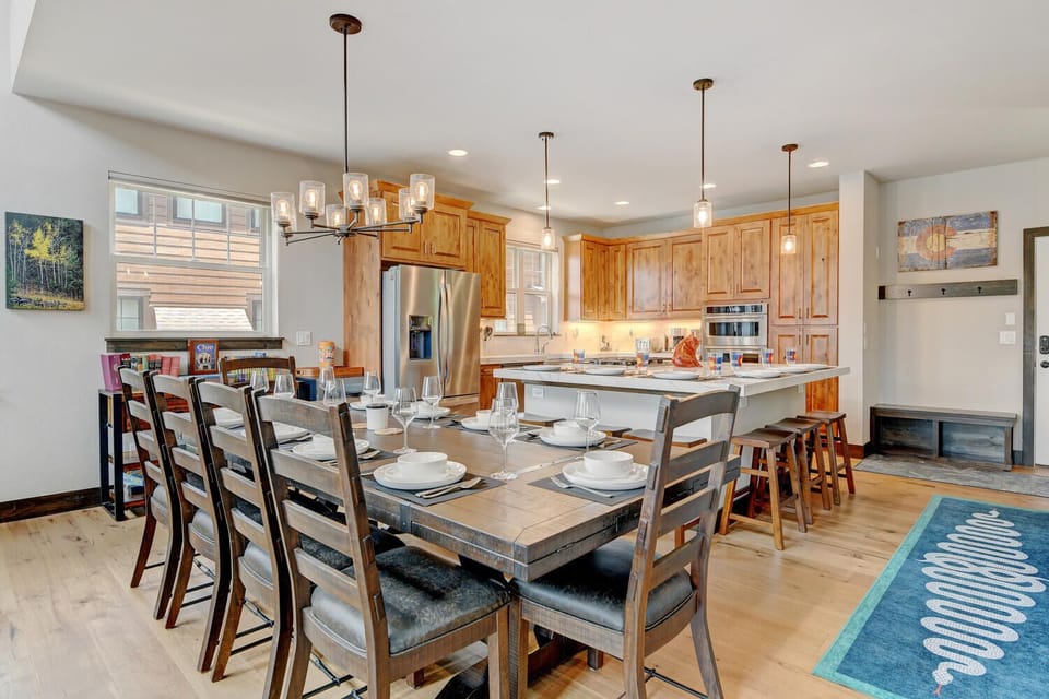 Luxurious Dining Area with Seating for 10