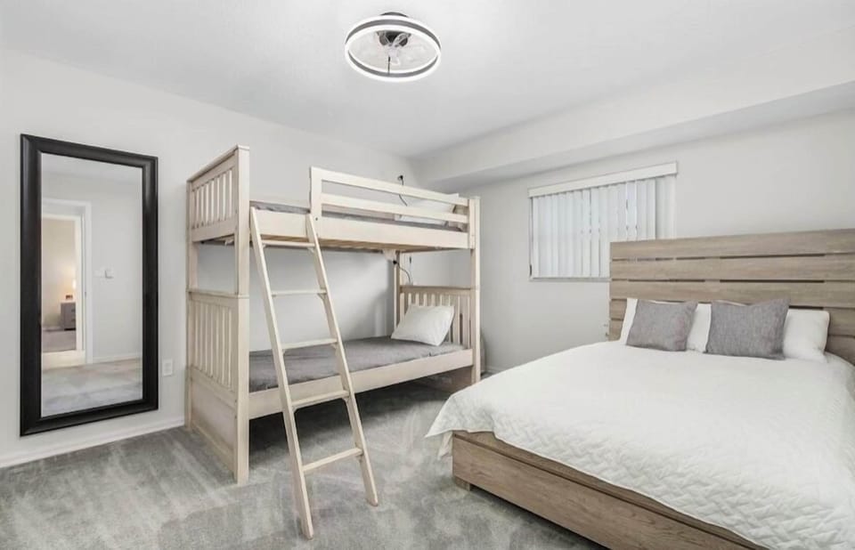 GUEST ROOM 2 HAS TWIN BUNK BEDS / FULL SIZE BED - MANY COMBINATIONS FOR GUESTS. 