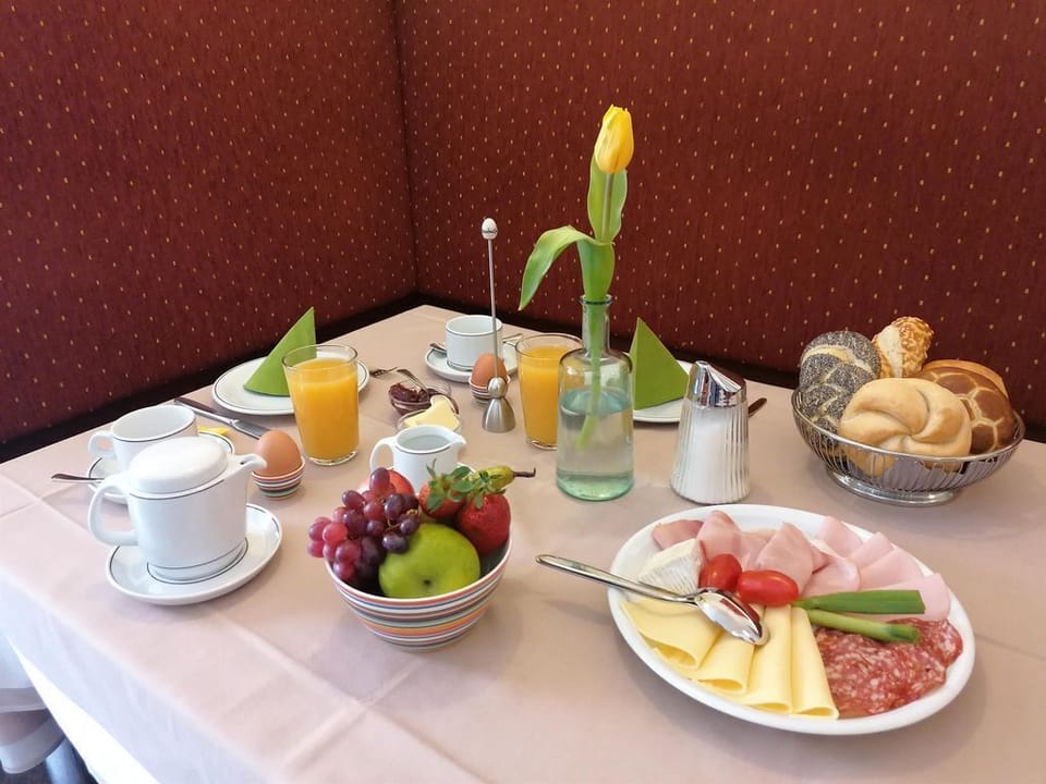 Breakfast meal
