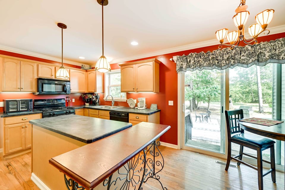 Kitchen | Cooking Basics | Dishware & Flatware | Toaster | Crockpot | Blender