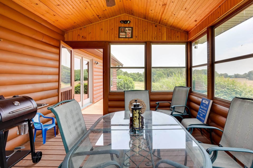 Screened-In Porch